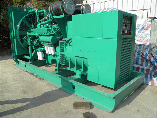 雨湖出租发电机 发电机组厂家：柴油发电机组的控制屏的作用是什么？